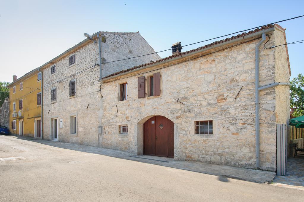 Apartments Borgo 8 Tar-Vabriga Esterno foto