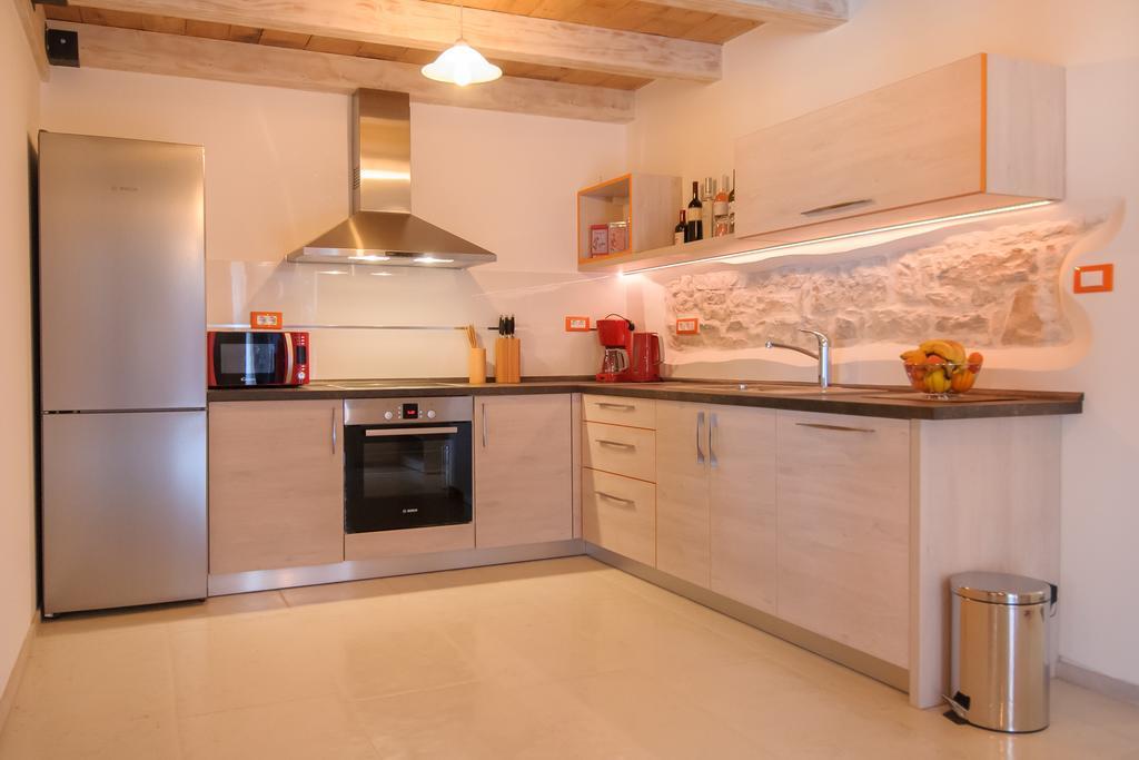 Apartments Borgo 8 Tar-Vabriga Esterno foto